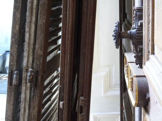 Portes Boiseries Et Fenêtres Ancienne Pour La Décoration Porte Boiserie