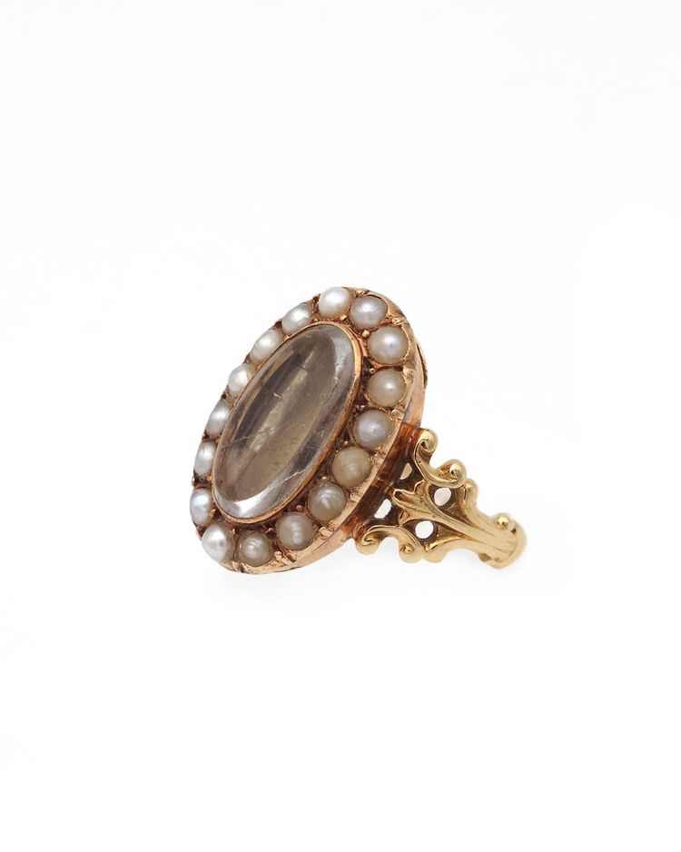 French Victorian secret opening locket ring with pearls in 18k gold