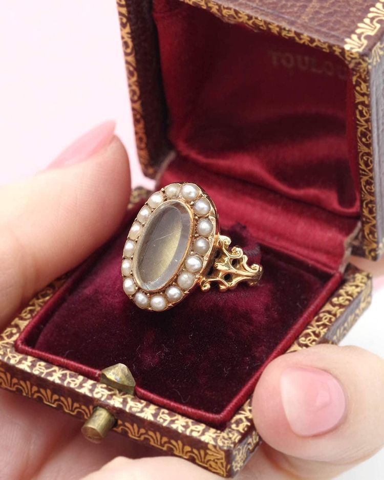 French Victorian secret opening locket ring with pearls in 18k gold