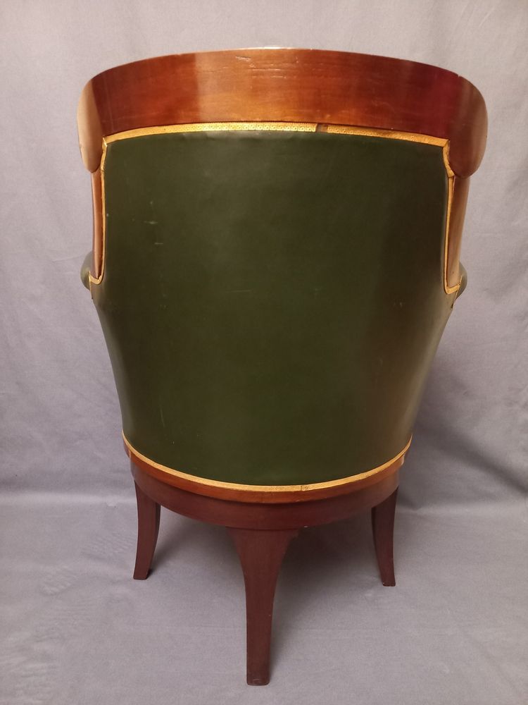 Large fauteuil de bureau garni de cuir