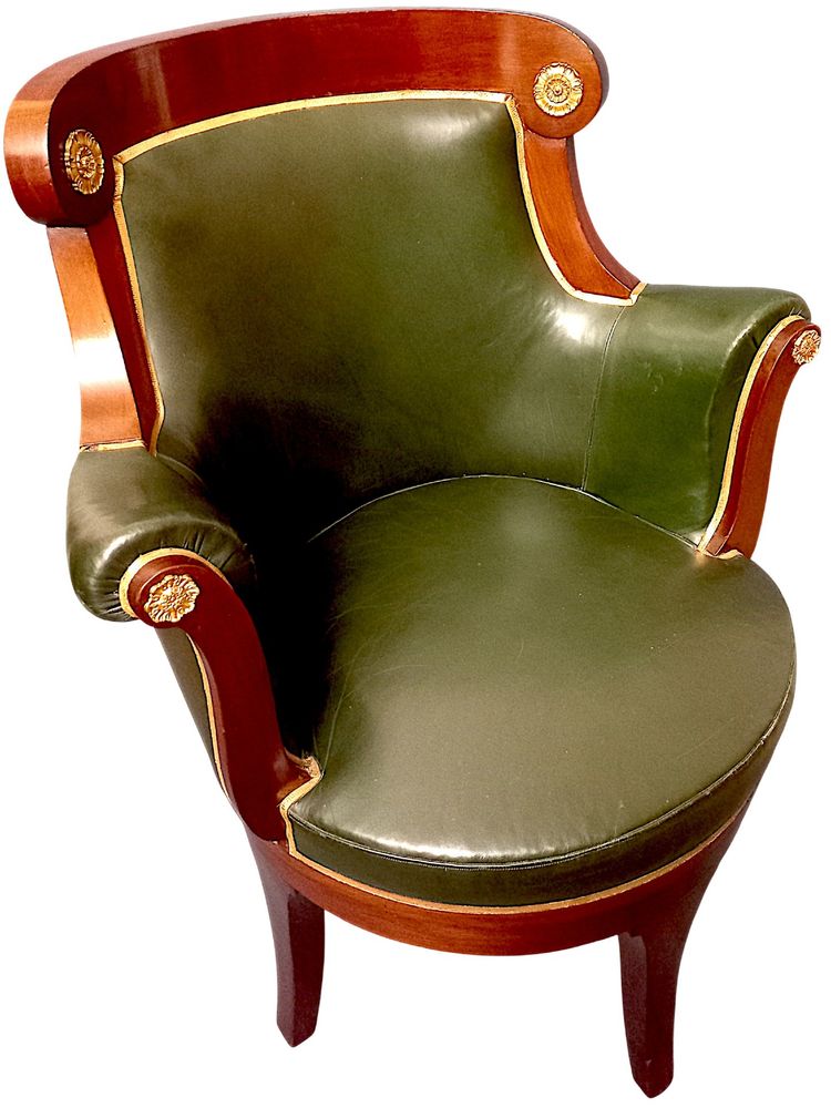 Large fauteuil de bureau garni de cuir
