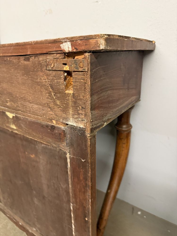 Console ancienne de style Empire en noyer, suspendue, XIXe siècle, 150 x 56 x 23 cm. Une pièce rare et ravissante.