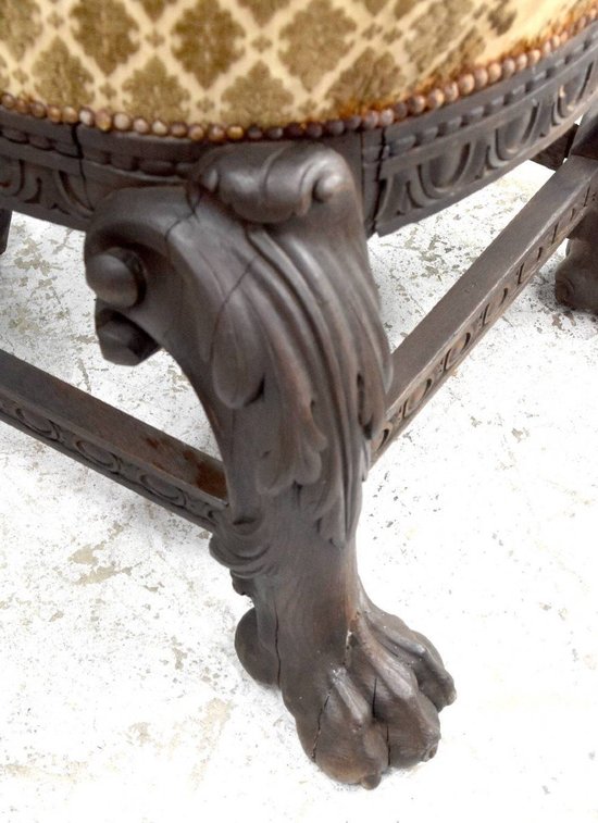 Deliziosa poltrona a trono in rovere in stile gotico della fine del XIX secolo
