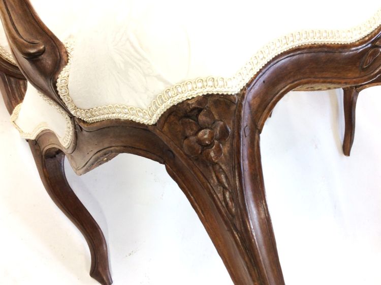 Estampillée AVISSE - Superbe paire de fauteuils à la Reine  Louis XV - Epoque XVIII