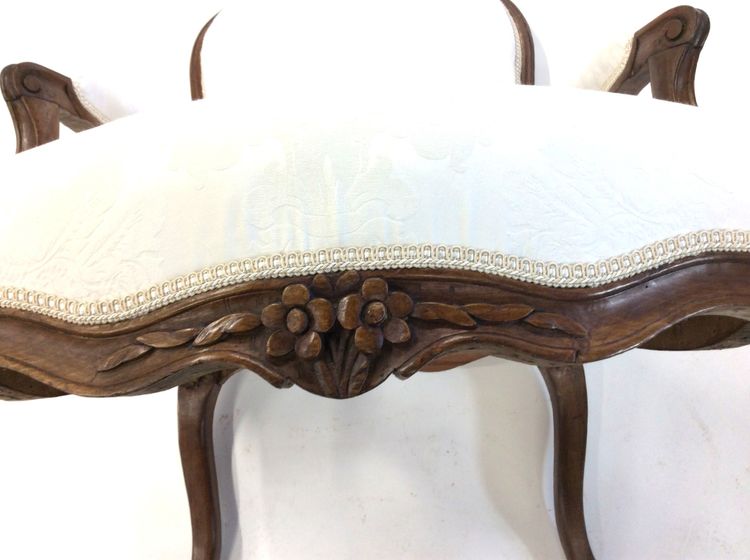 Estampillée AVISSE - Superbe paire de fauteuils à la Reine  Louis XV - Epoque XVIII