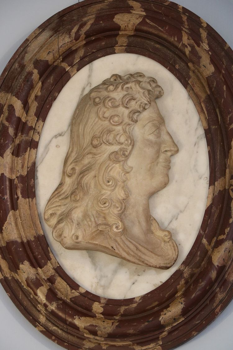 Médaillon en marbre