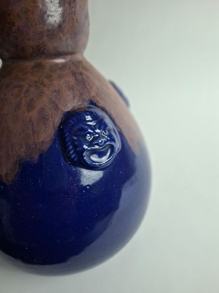 Primavera Workshop - Vase with mascaron decoration