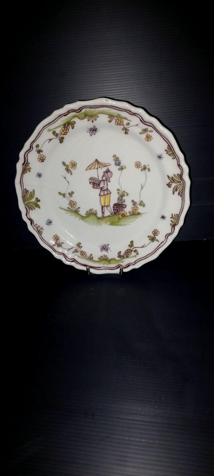 18th century earthenware plate from Moncaut