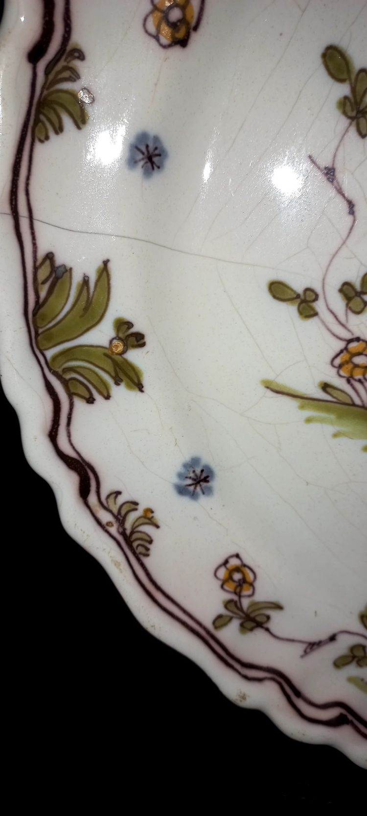18th century earthenware plate from Moncaut