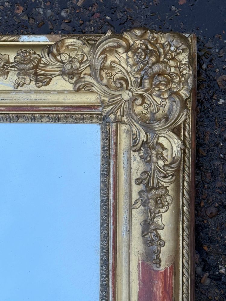 Gold mirror in good condition