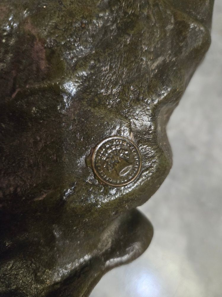 Lion et lionne attaquant une gazelle d'après d’E.Samson, Importante sculpture animalière.