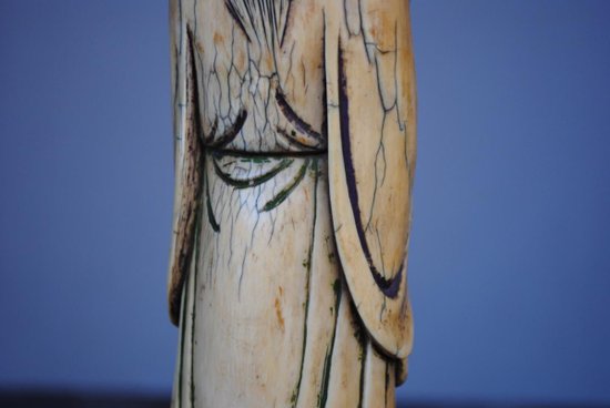 Statuetta Giappone XIX secolo Donna con fiori