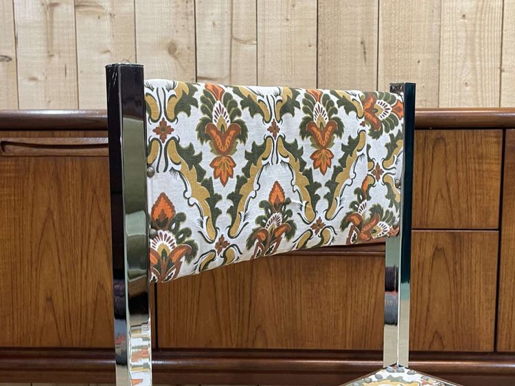Paire de chaises chromées des années 70