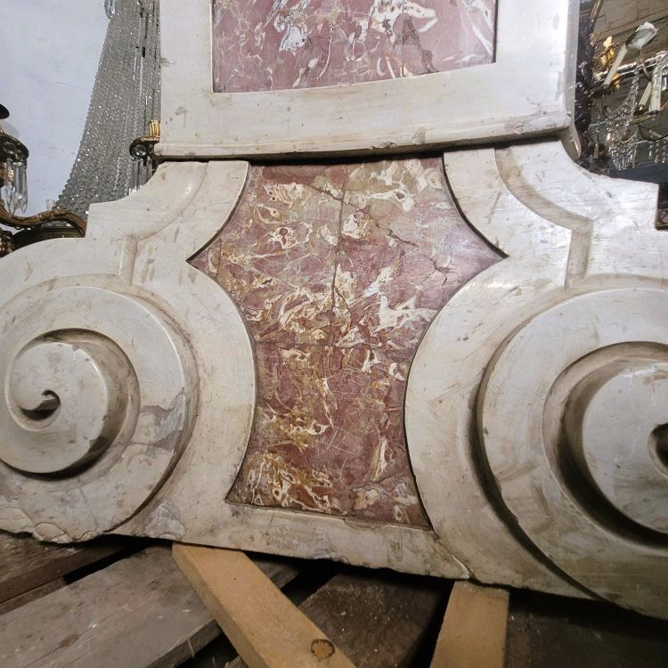 Large marble basin, 173cm high, 17th century