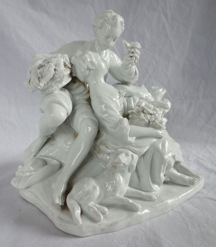 Capodimonte: scena galante del XVIII secolo da Boucher - gruppo in porcellana - firmato