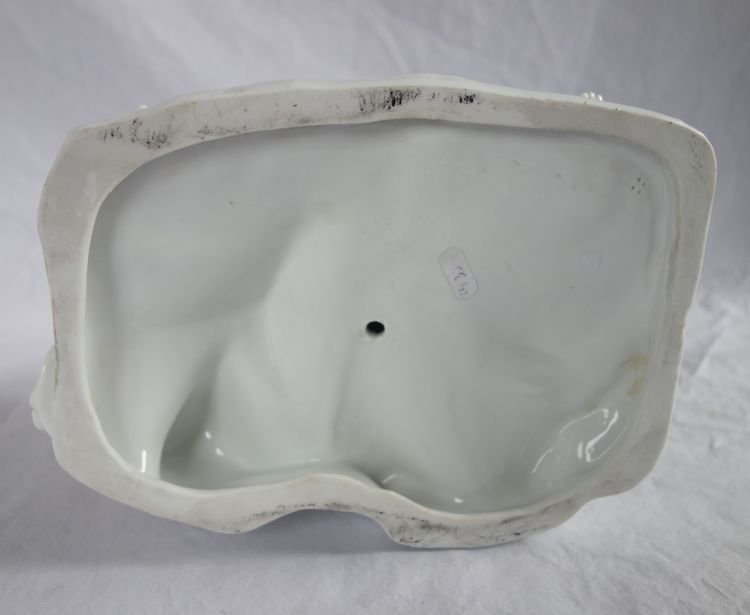 Capodimonte: scena galante del XVIII secolo da Boucher - gruppo in porcellana - firmato