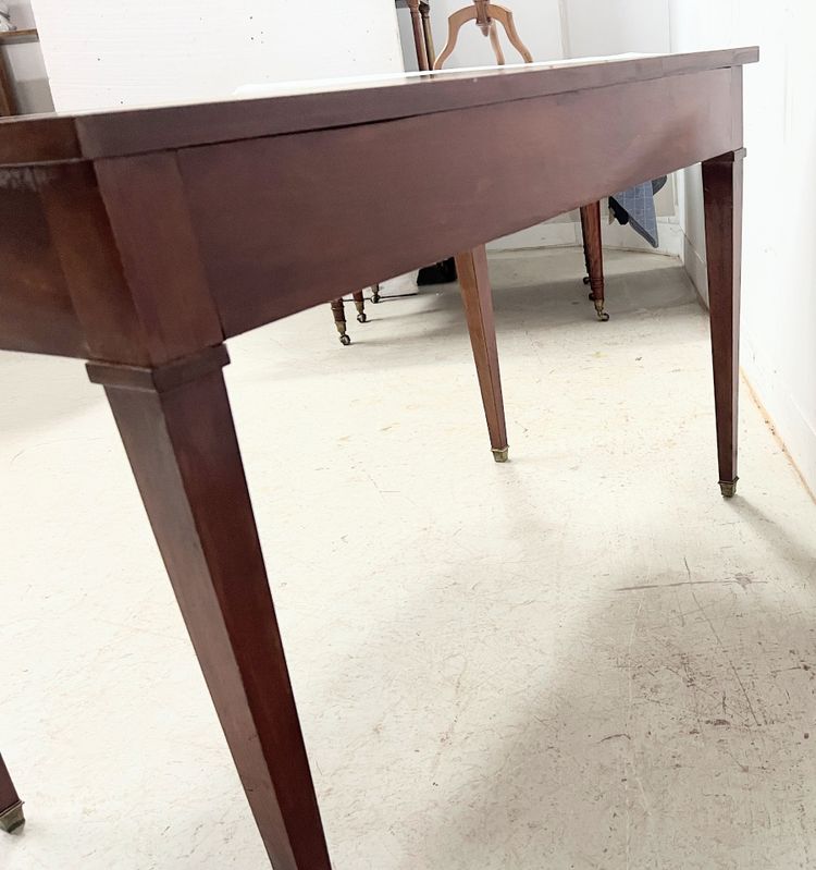 Louis XVI style desk in mahogany and veneer, 20th century