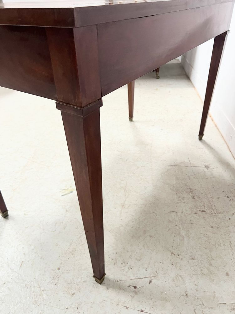 Louis XVI style desk in mahogany and veneer, 20th century