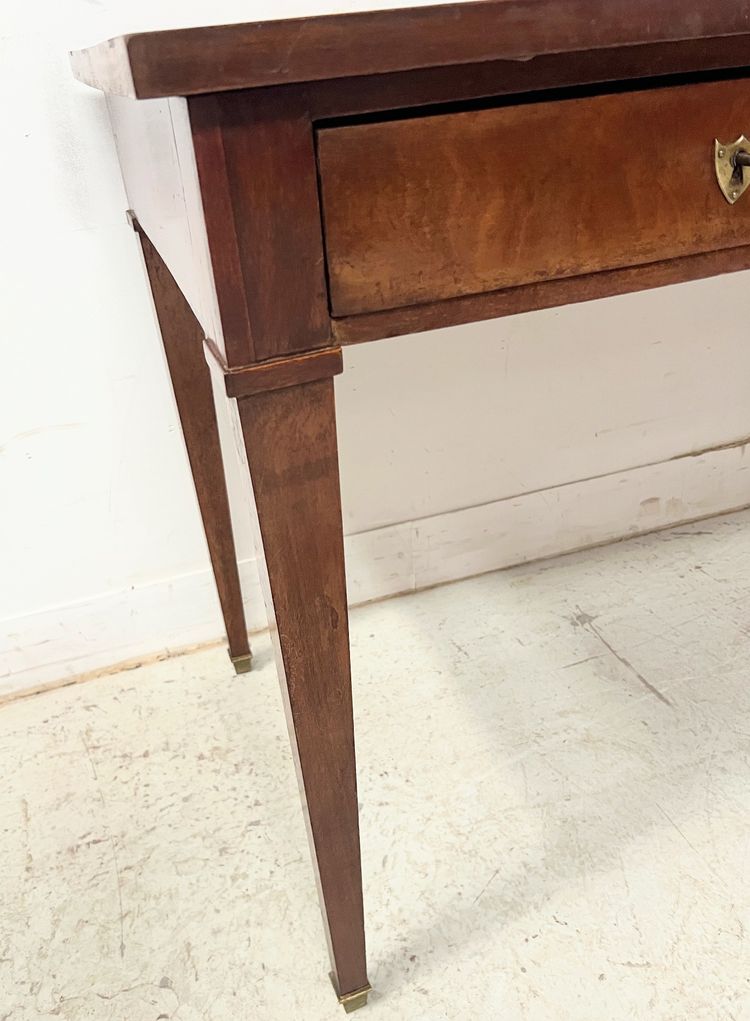 Louis XVI style desk in mahogany and veneer, 20th century