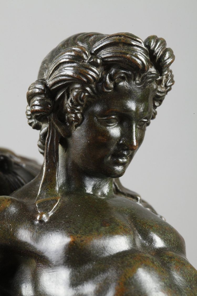 A covered bowl in patinated bronze Signed F.  Barbedienne