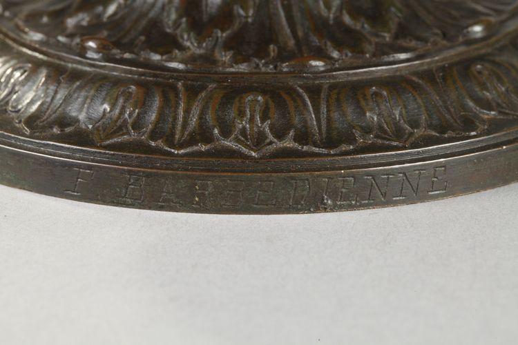 A covered bowl in patinated bronze Signed F.  Barbedienne