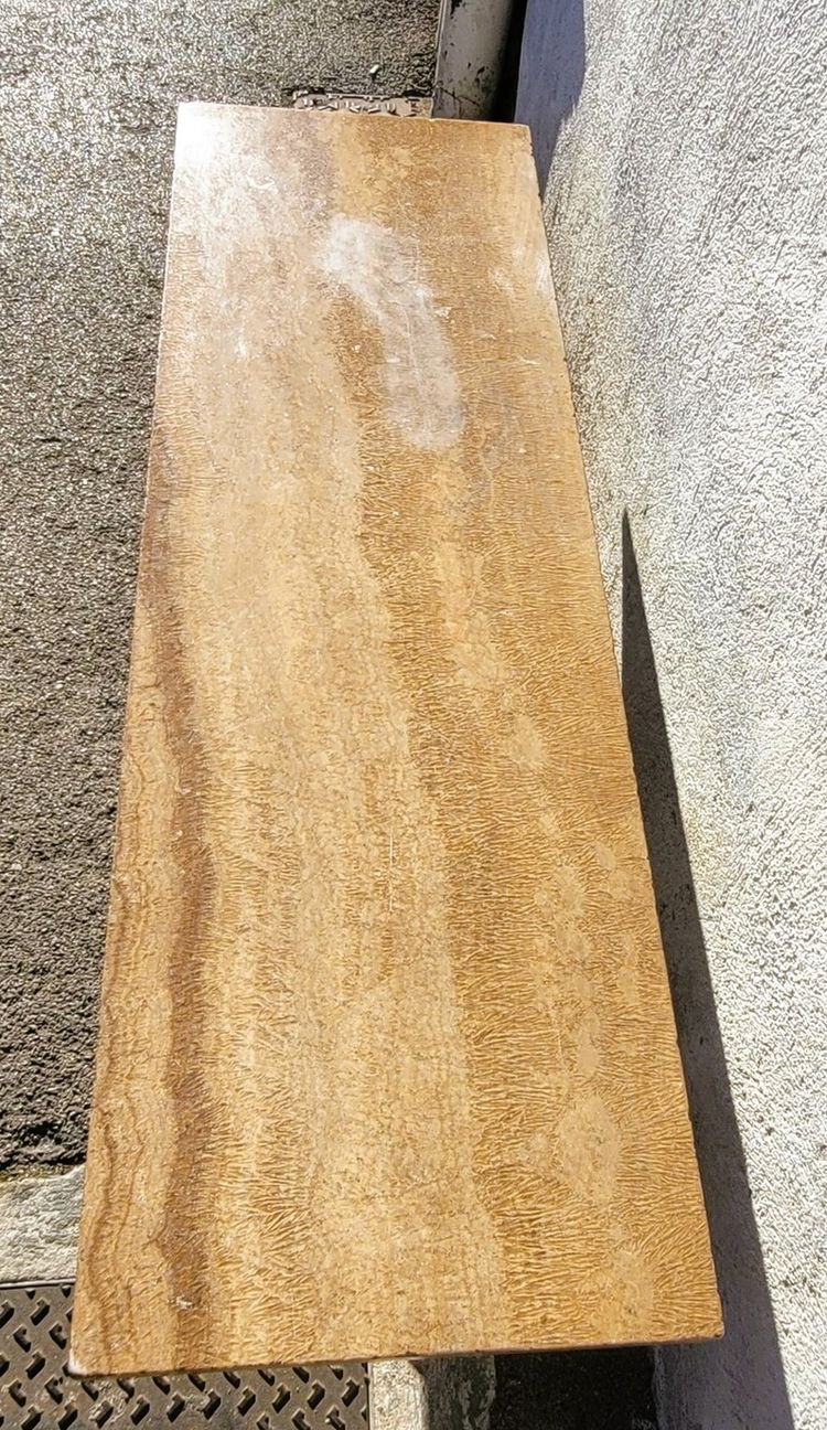 Couchtisch, 160 cm lang, Marmor und geschnitztes Holz, 18. Jahrhundert