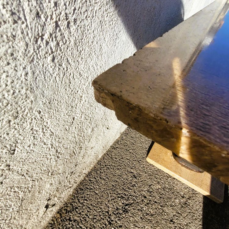 Couchtisch, 160 cm lang, Marmor und geschnitztes Holz, 18. Jahrhundert