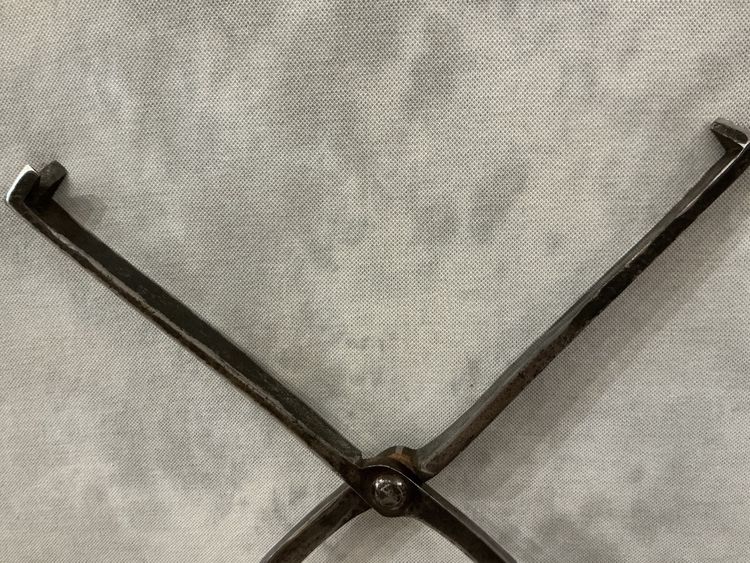 Large scissors-like pliers, 18th-century wrought iron arm pliers