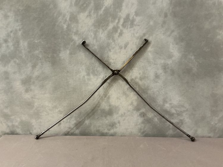 Large scissors-like pliers, 18th-century wrought iron arm pliers