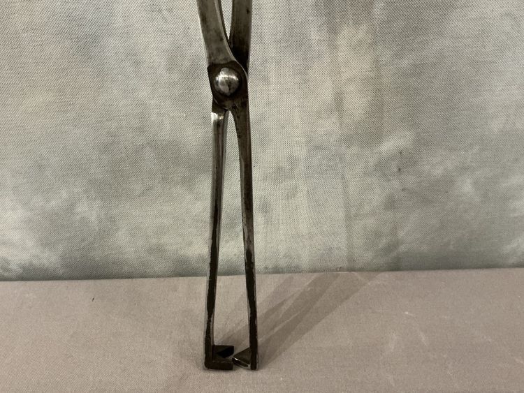 Large scissors-like pliers, 18th-century wrought iron arm pliers