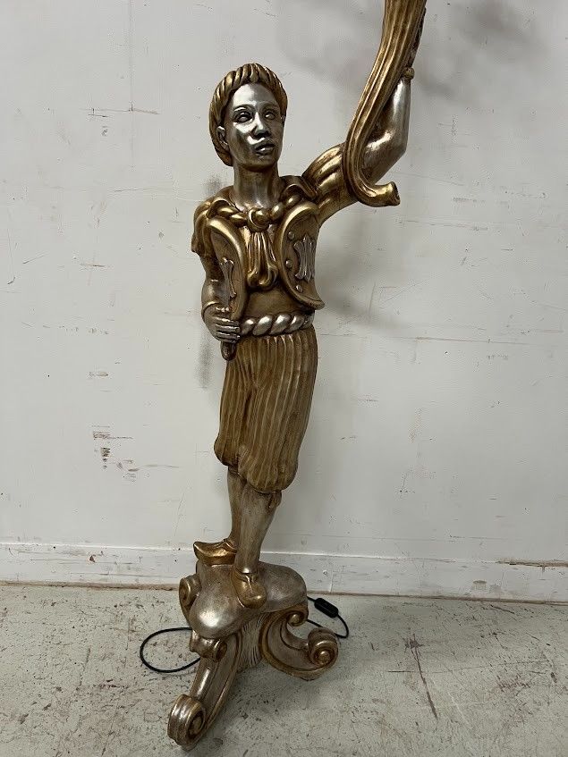 Stehlampe mit silberner nubischer Figur, 20. Jahrhundert