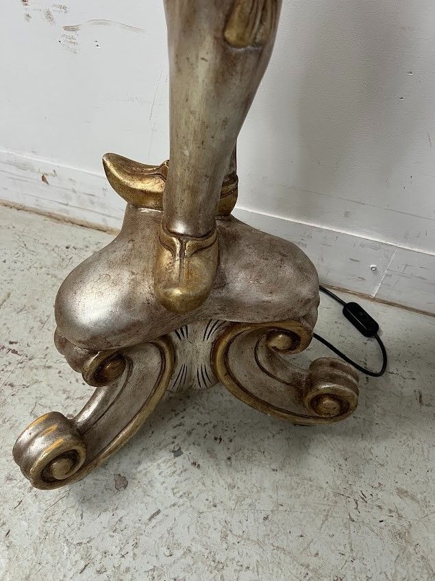 Stehlampe mit silberner nubischer Figur, 20. Jahrhundert