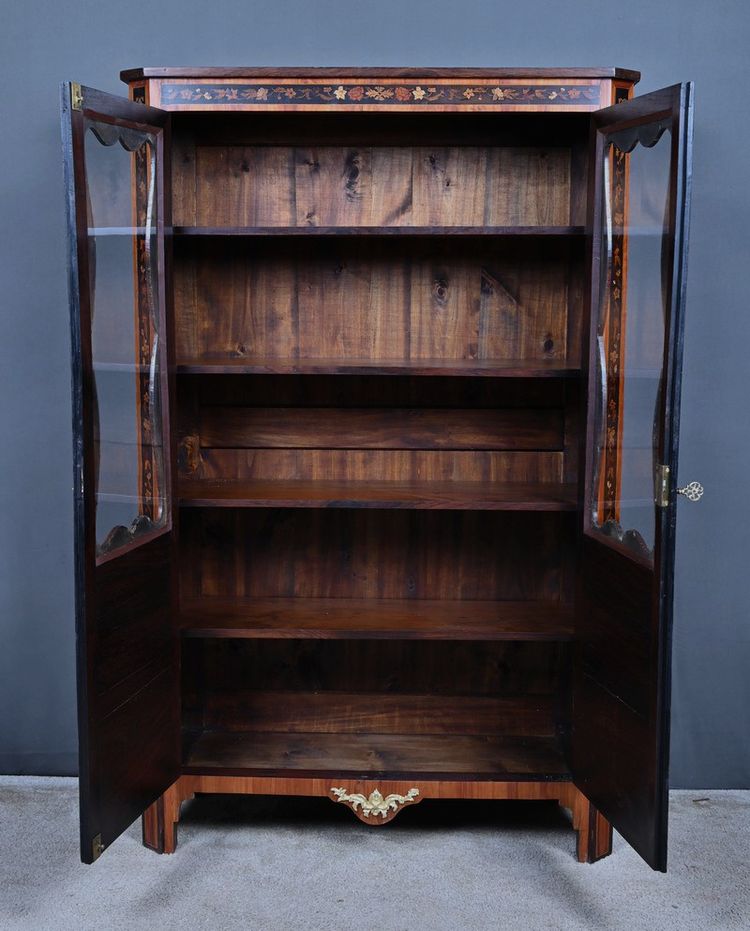 Display cabinet in marquetry of precious woods, Louis XV-Louis XVI Transition style – first half of the 19th century