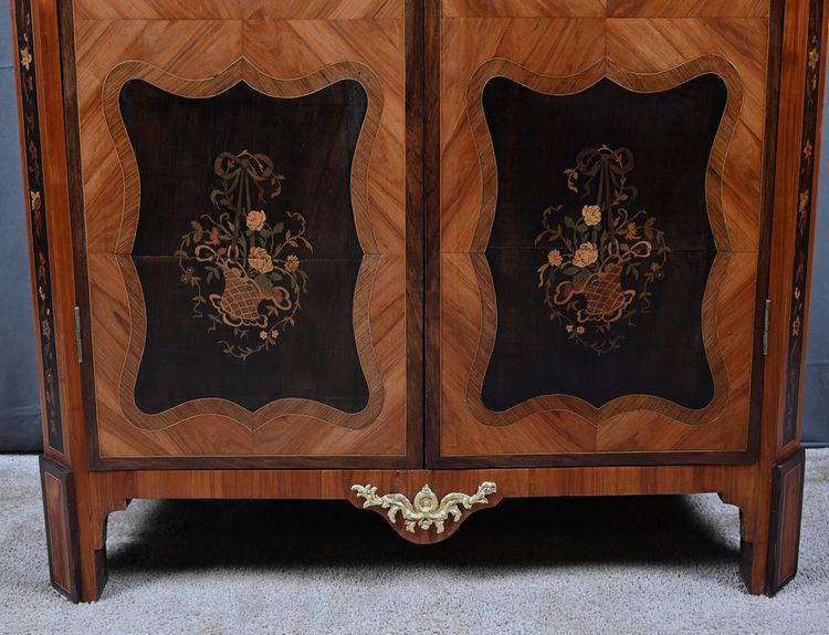 Display cabinet in marquetry of precious woods, Louis XV-Louis XVI Transition style – first half of the 19th century
