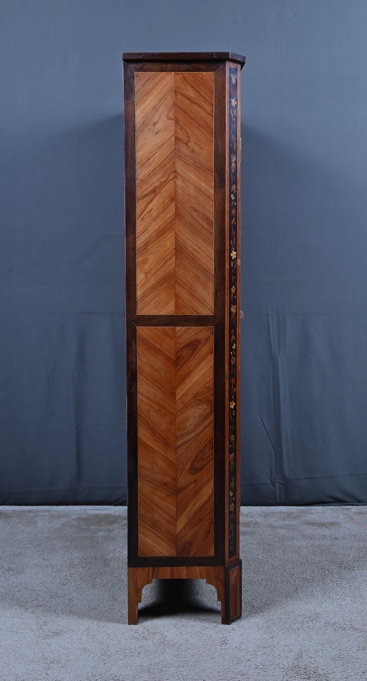 Display cabinet in marquetry of precious woods, Louis XV-Louis XVI Transition style – first half of the 19th century