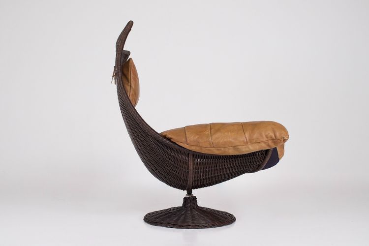 Fauteuil Pivotant en Rotin et Cuir par Gerard Van Den Berg