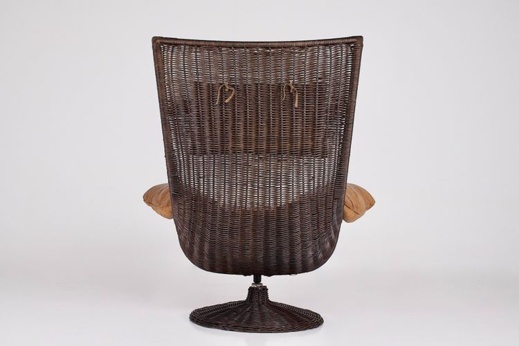 Fauteuil Pivotant en Rotin et Cuir par Gerard Van Den Berg