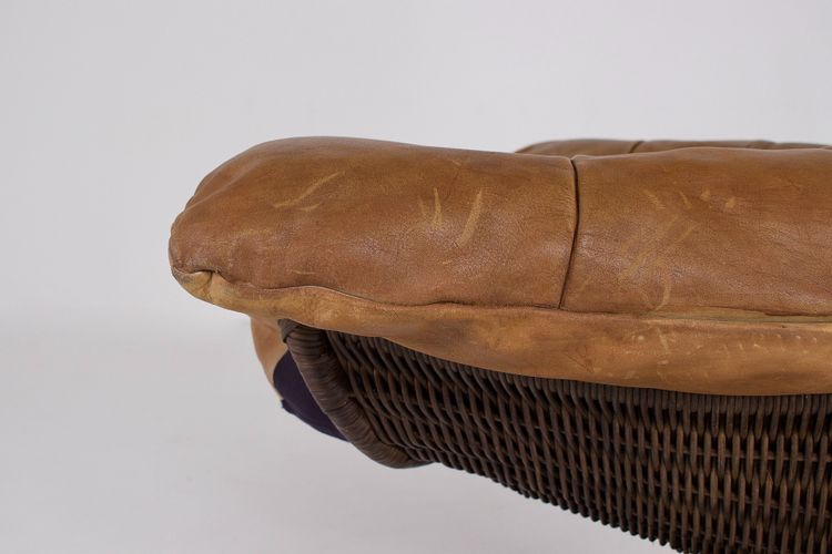 Fauteuil Pivotant en Rotin et Cuir par Gerard Van Den Berg