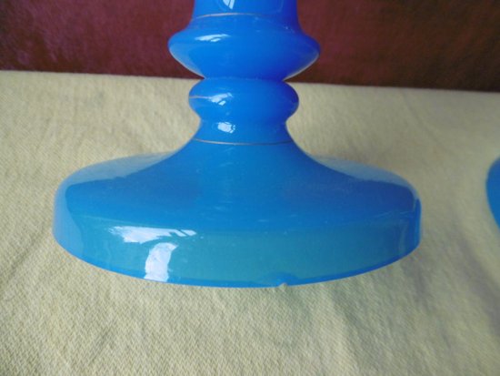Coppia di candelieri opalini d'epoca Carlo X