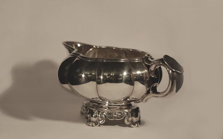 Solid silver gravy boat Minerva hallmark 19th century