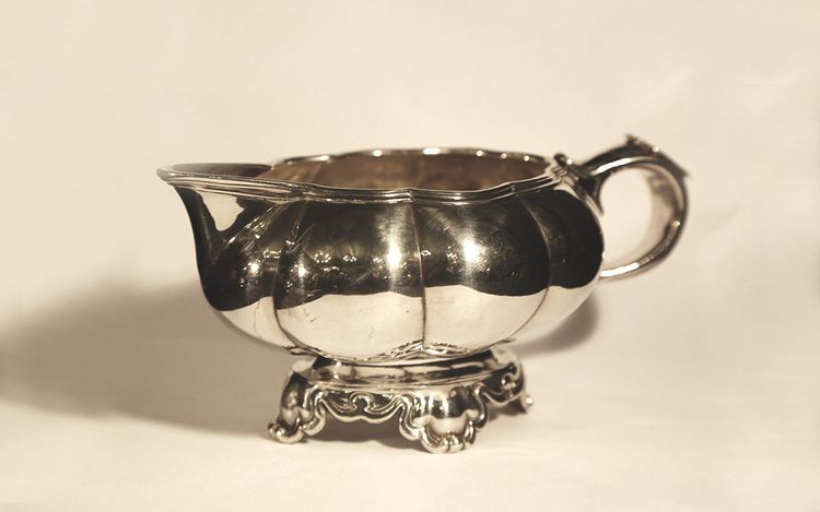 Solid silver gravy boat Minerva hallmark 19th century