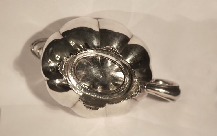 Solid silver gravy boat Minerva hallmark 19th century