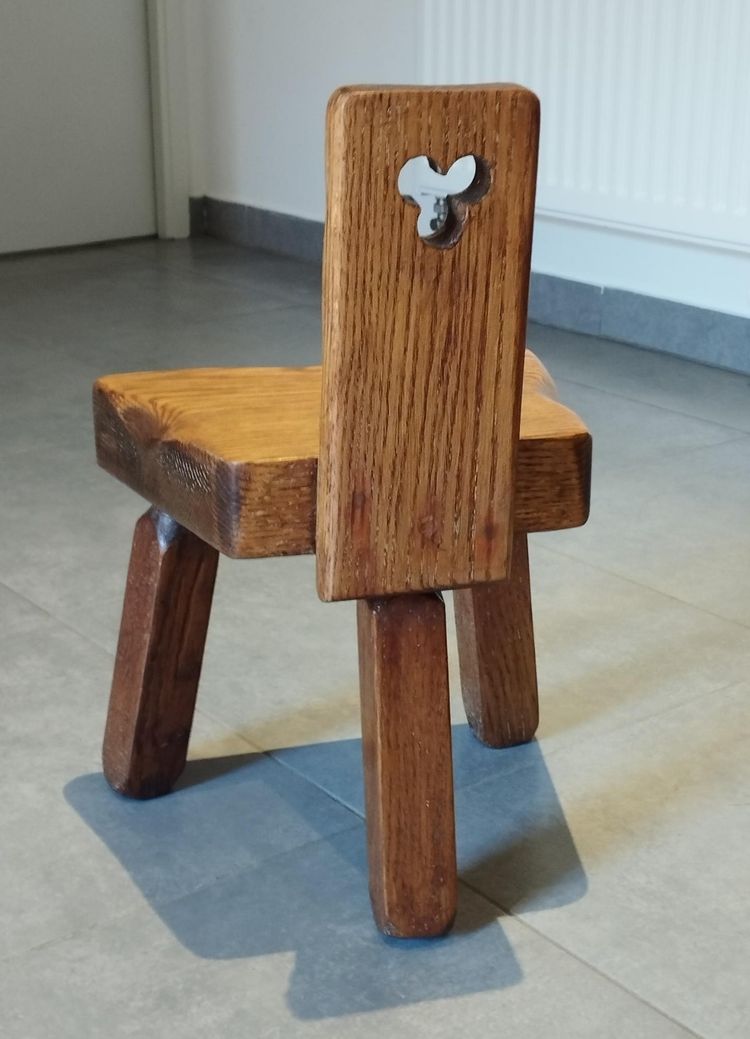 Tripod chair for children, brutalist chalet design