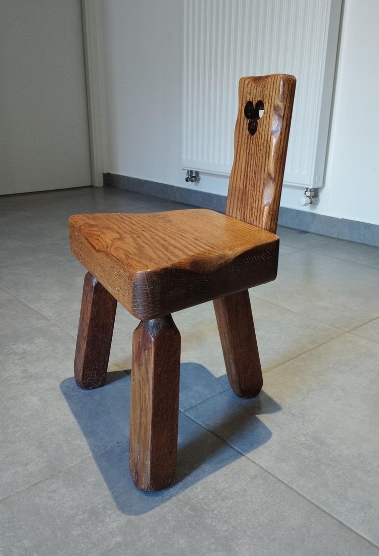 Tripod chair for children, brutalist chalet design