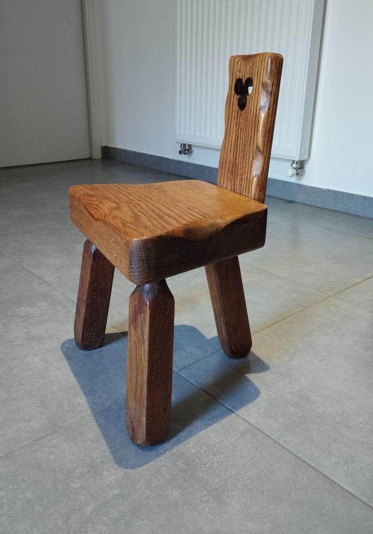Tripod chair for children, brutalist chalet design