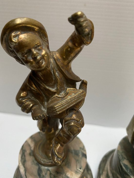 COPPIA DI SOGGETTI IN BRONZO