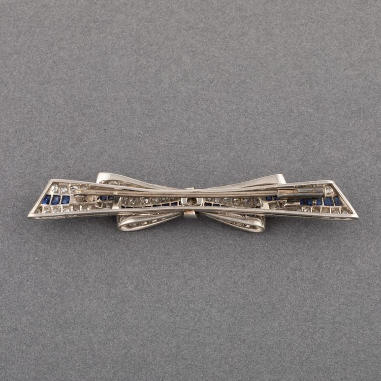 Broche Barrette Ruban en diamants et saphirs vers 1920