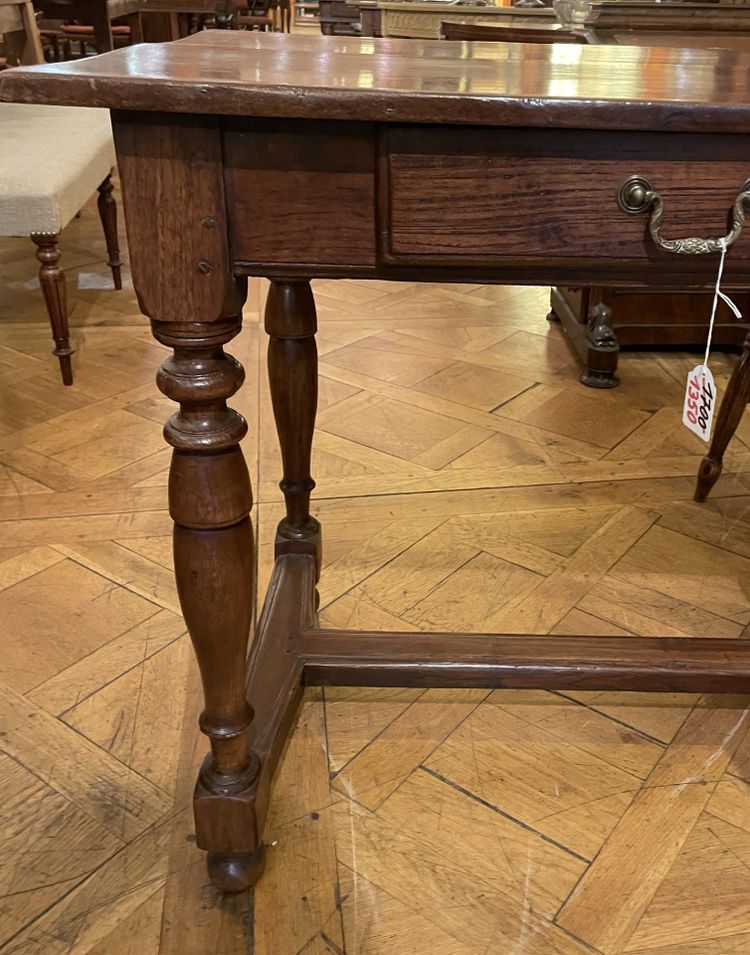 bureau en châtaignier du 19° siècle