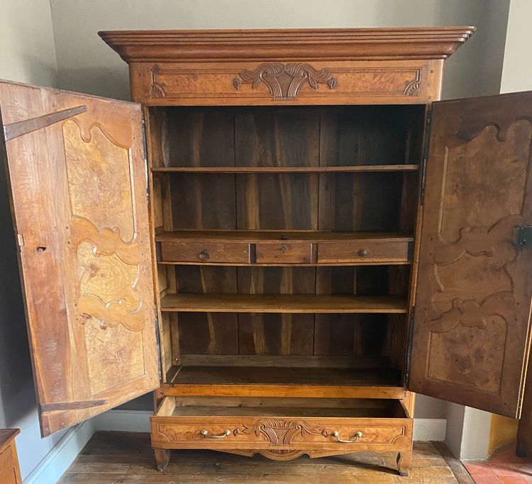 armoire bressane