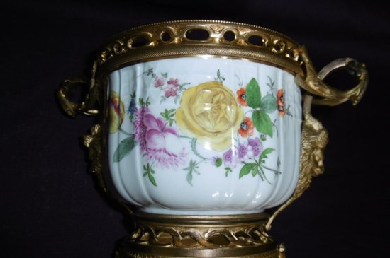 Potpourri Aus Porzellan Montiert Bronze